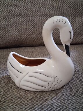 Vintage Cherokee China Co. Swan Planter